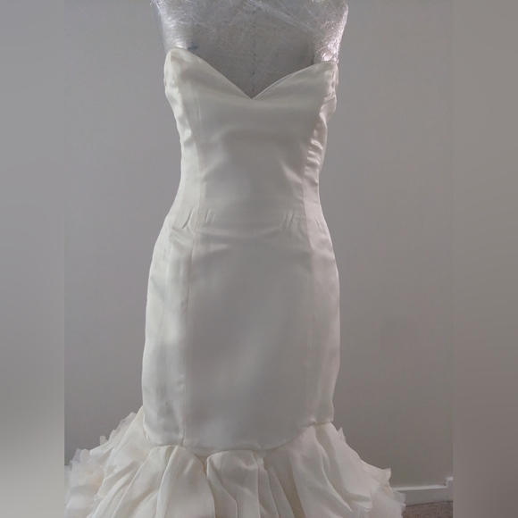 NWOT 💯 Silk Ivory Wedding Gown Street 6 More pics $7k - Picture 7 of 12